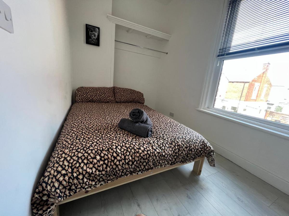Safari Apartment, Free Parking, 10Min Walk To Blackpool Tower, Sleeps 12 Buitenkant foto
